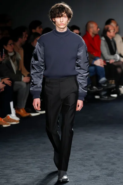 Look 11